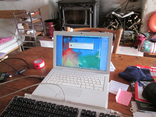 Résurrection du MacBook après 4 ans d'oxydation. © gaelle kermen 2015